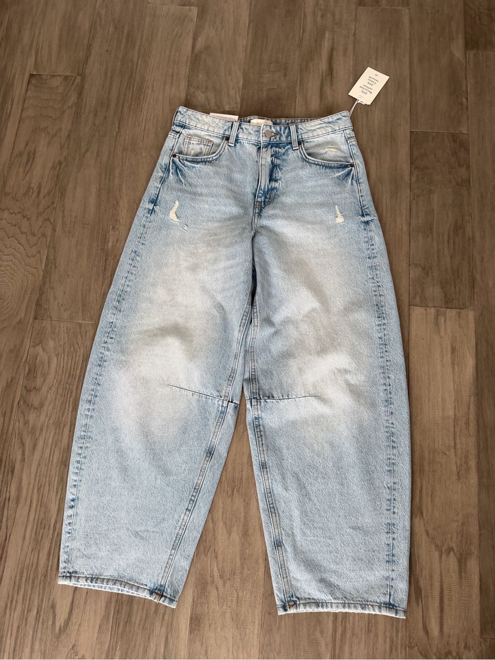 Light Wash Women's barrel Jeans -